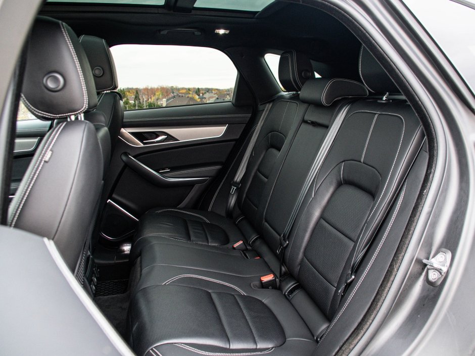 2024 Jaguar F-PACE R-Dynamic S-3