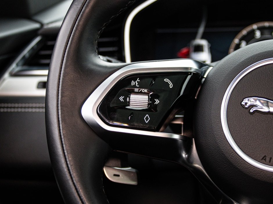 2024 Jaguar F-PACE R-Dynamic S-26