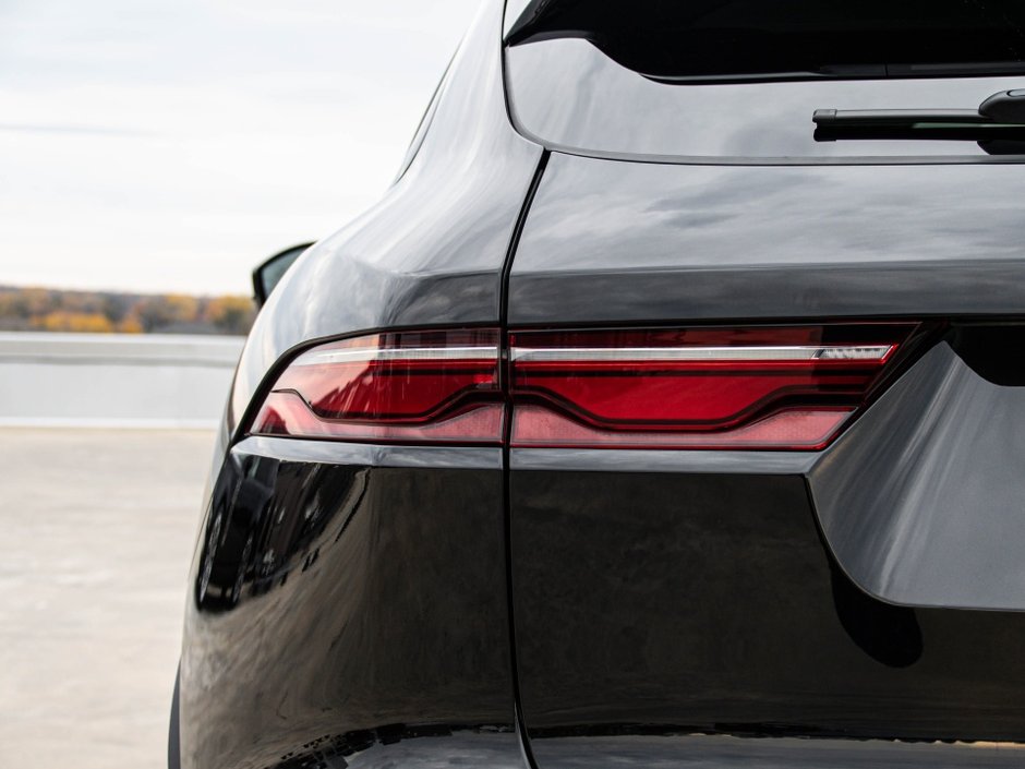 2024 Jaguar F-PACE R-Dynamic S-41