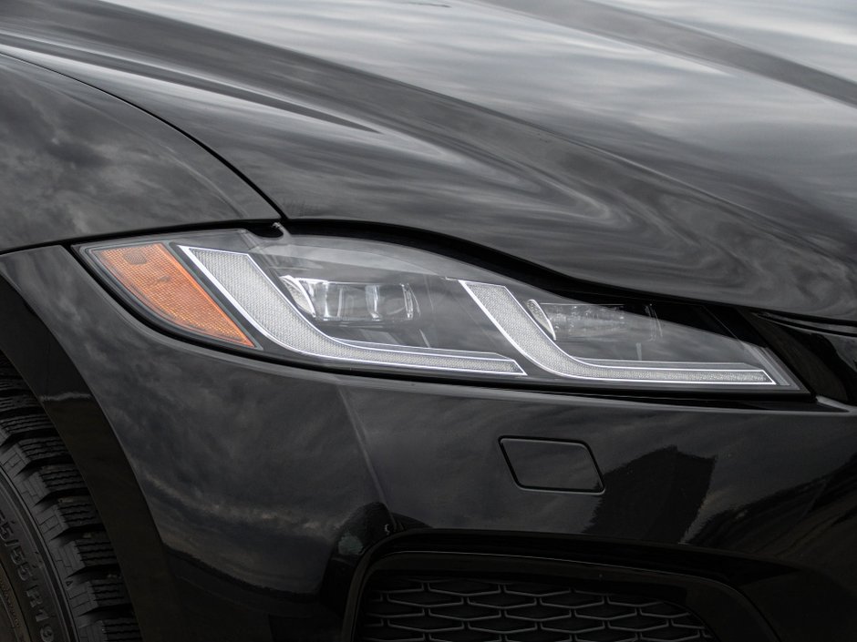 2024 Jaguar F-PACE R-Dynamic S-38