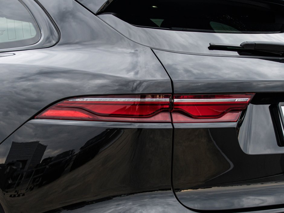 2024 Jaguar F-PACE R-Dynamic S-39