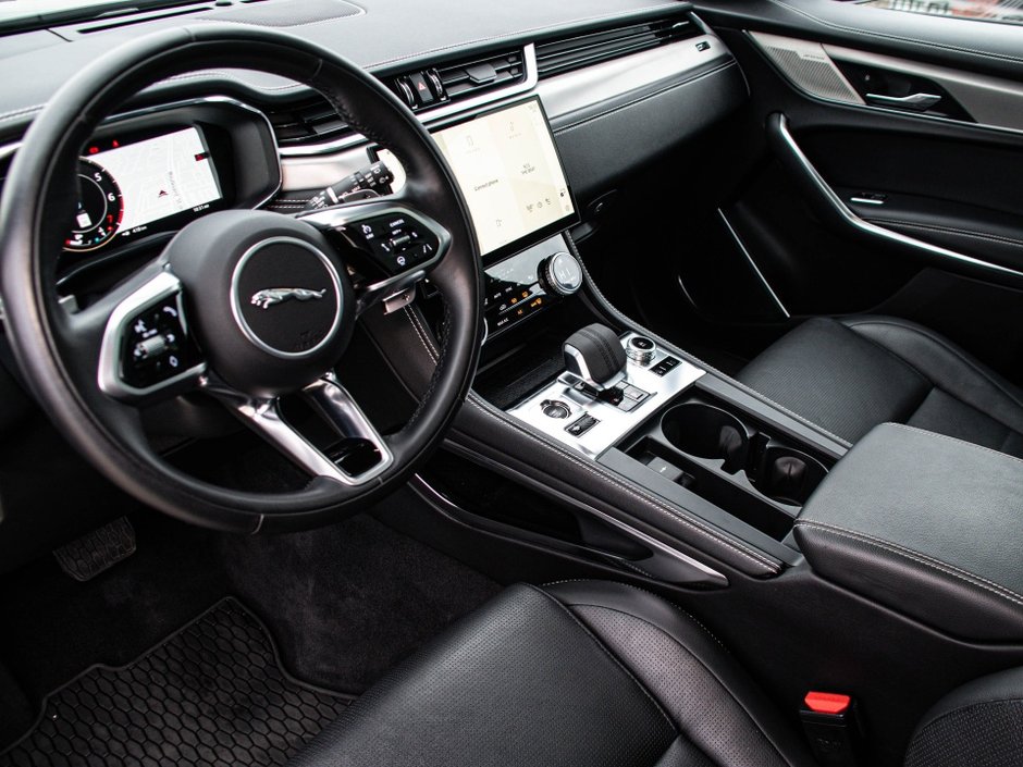 2024 Jaguar F-PACE R-Dynamic S-15