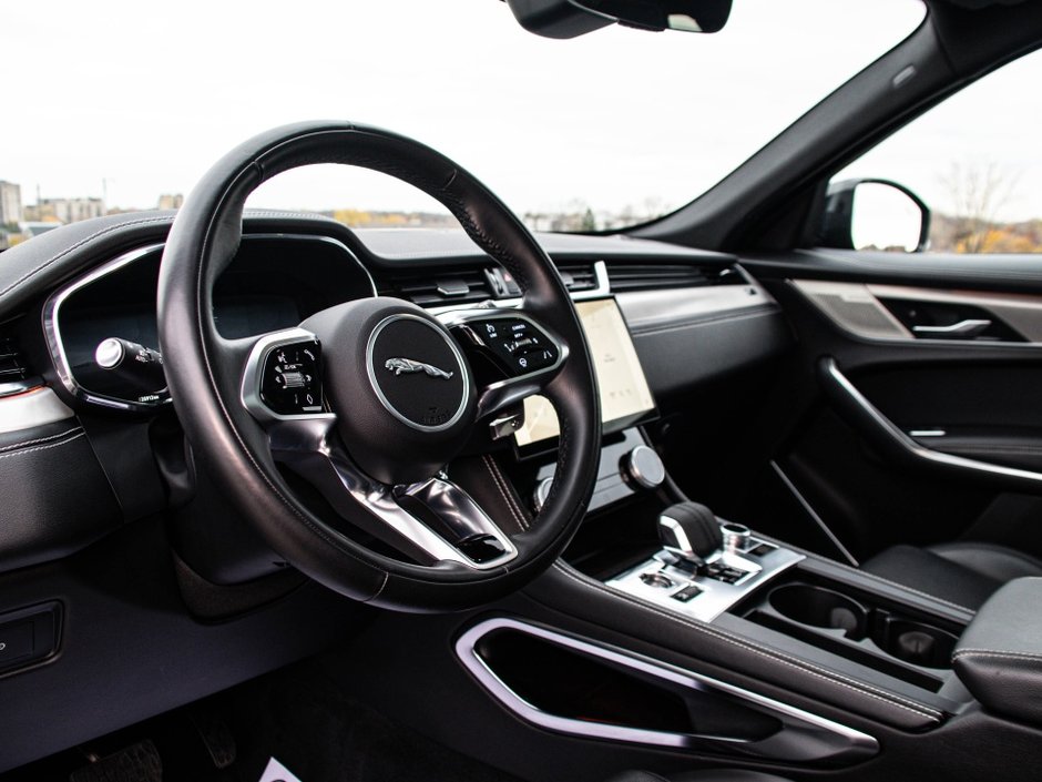 2024 Jaguar F-PACE R-Dynamic S-2