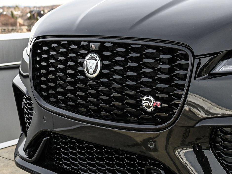 2024 Jaguar F-PACE SVR-39