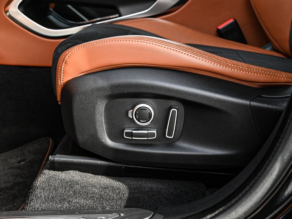 2024 Jaguar F-PACE SVR-13