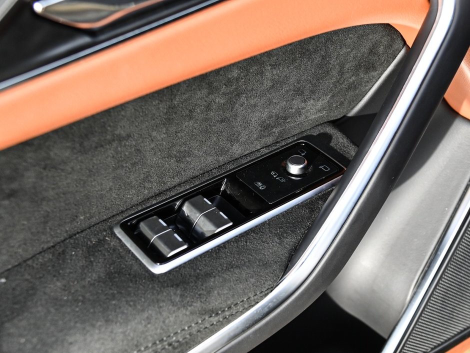 2024 Jaguar F-PACE SVR-12