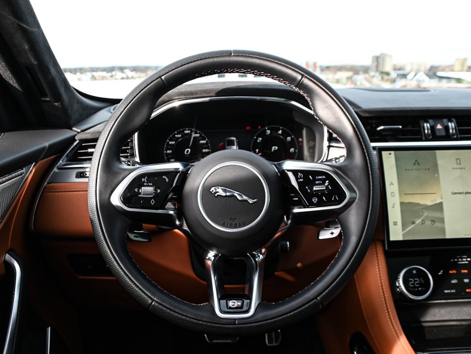 2024 Jaguar F-PACE SVR-24