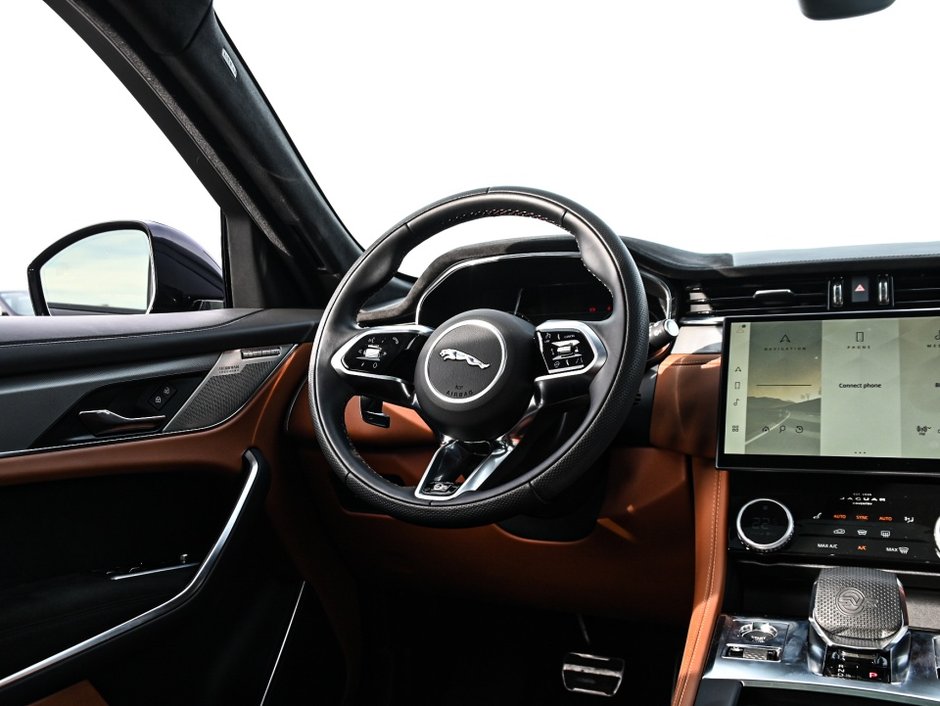 2024 Jaguar F-PACE SVR-27