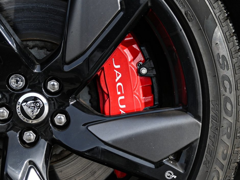 2024 Jaguar F-PACE SVR-40