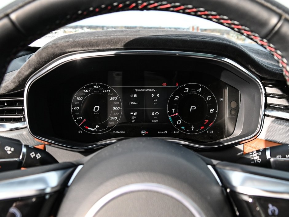 2024 Jaguar F-PACE SVR-22