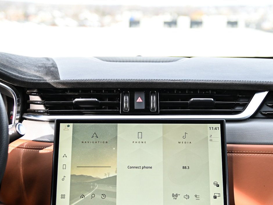 2024 Jaguar F-PACE SVR-30