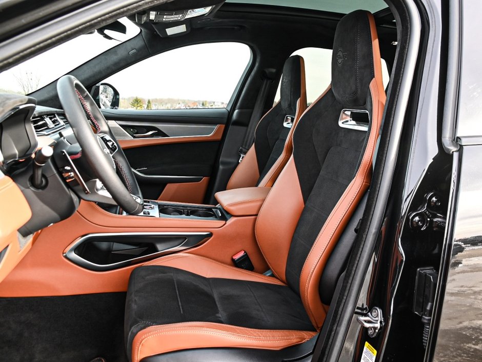 2024 Jaguar F-PACE SVR-9