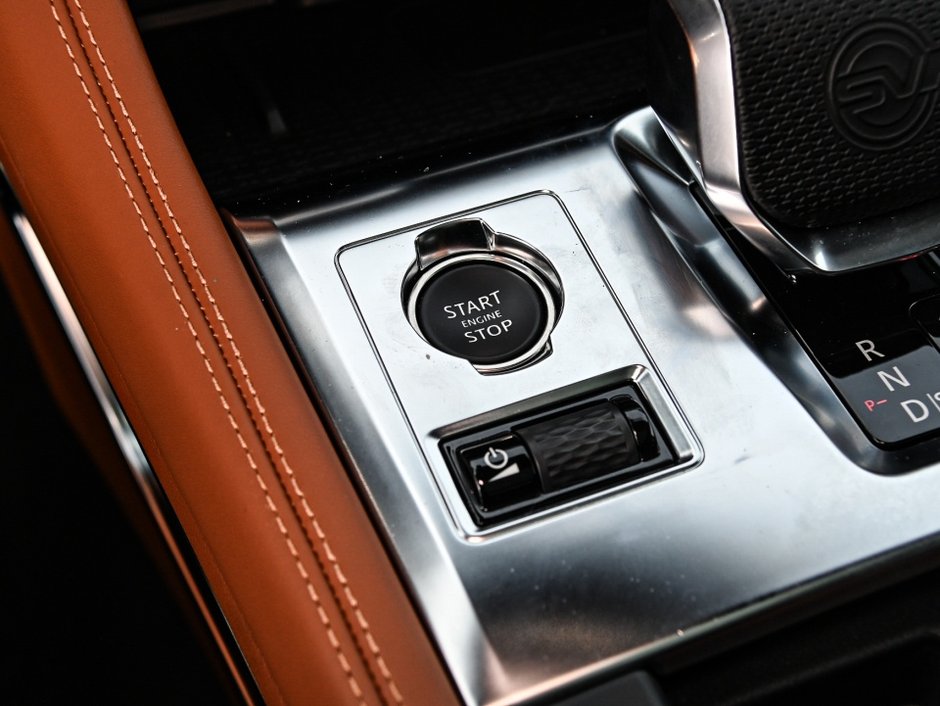 2024 Jaguar F-PACE SVR-19