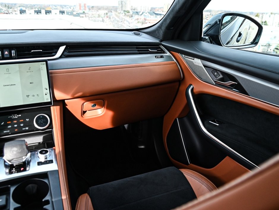 2024 Jaguar F-PACE SVR-34