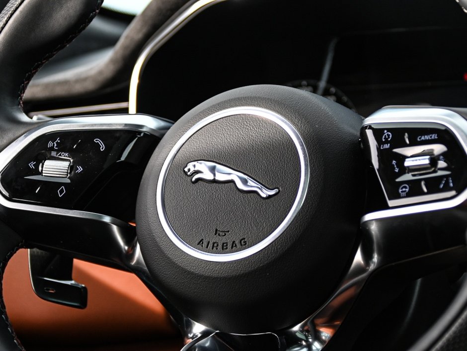 2024 Jaguar F-PACE SVR-28