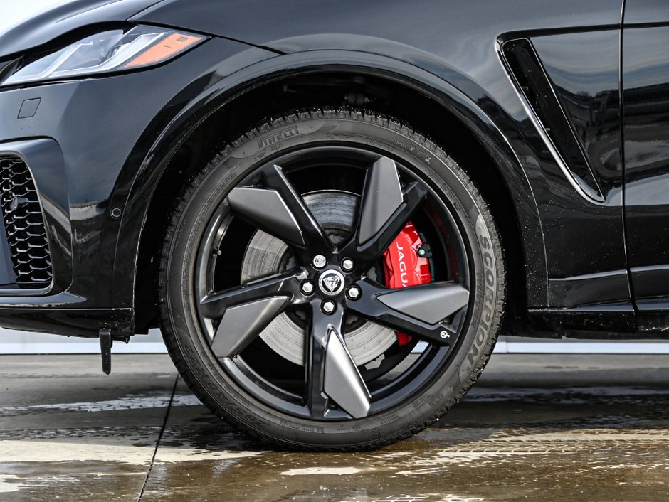 2024 Jaguar F-PACE SVR-8