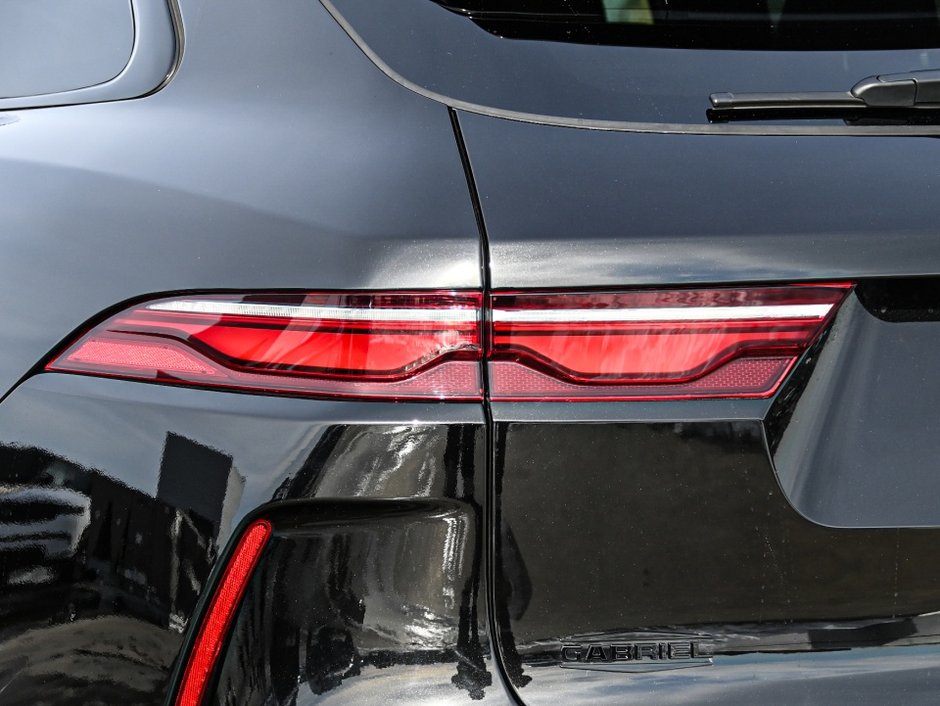 2024 Jaguar F-PACE SVR-36