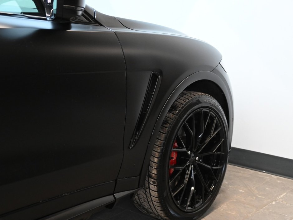 2025 Jaguar F-PACE P575 SVR 575 Edition-11