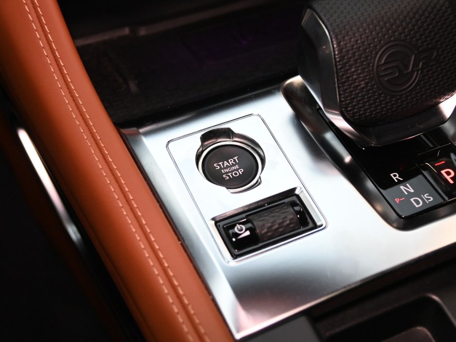 2025 Jaguar F-PACE P575 SVR 575 Edition-22