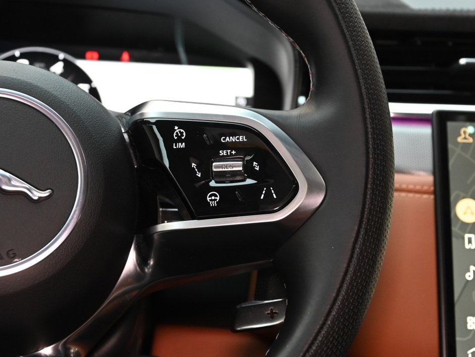 2025 Jaguar F-PACE P575 SVR 575 Edition-29