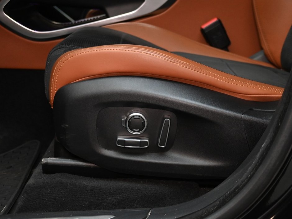 2025 Jaguar F-PACE P575 SVR 575 Edition-19