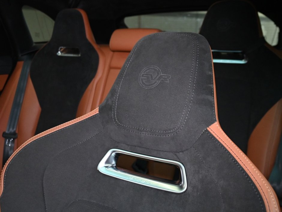 2025 Jaguar F-PACE P575 SVR 575 Edition-33