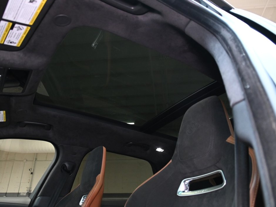 2025 Jaguar F-PACE P575 SVR 575 Edition-20