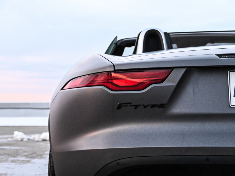 2021 Jaguar F-TYPE P300-26