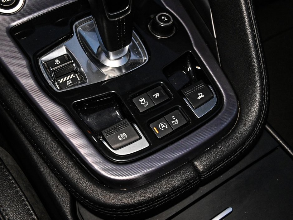 2021 Jaguar F-TYPE P300-14