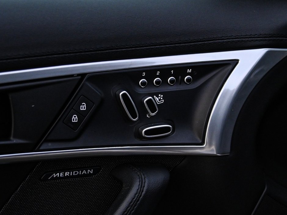 2021 Jaguar F-TYPE P300-9