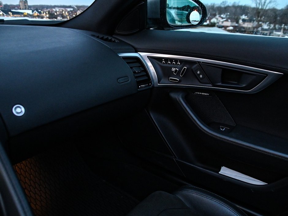 2021 Jaguar F-TYPE P300-25