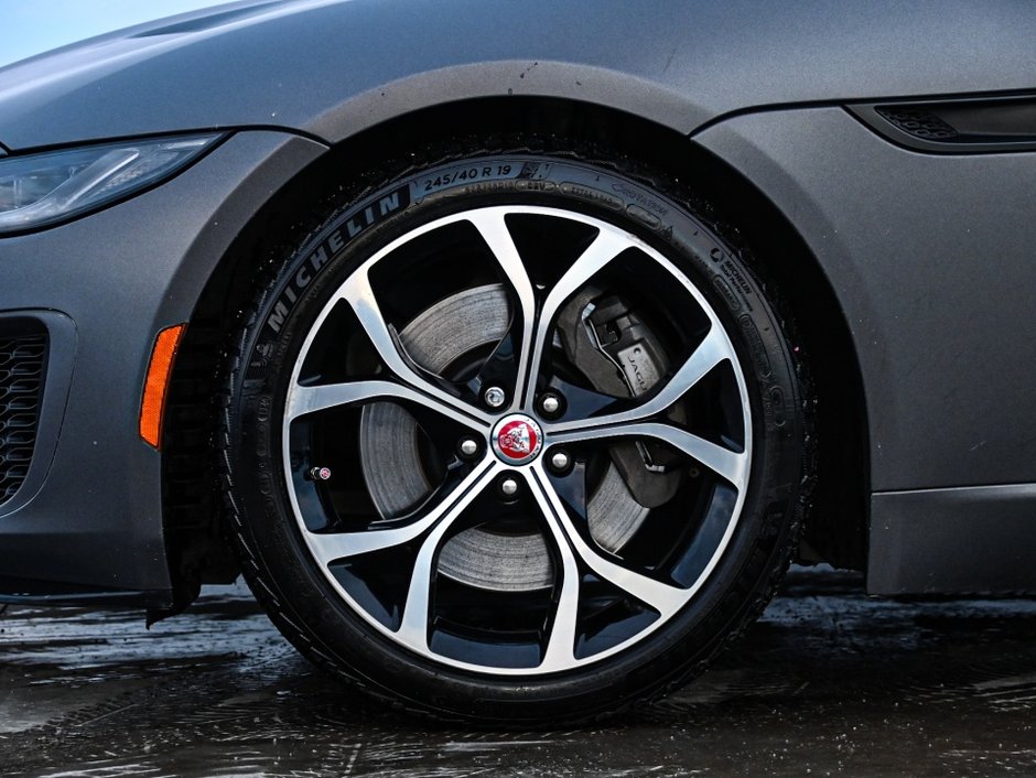 2021 Jaguar F-TYPE P300-31