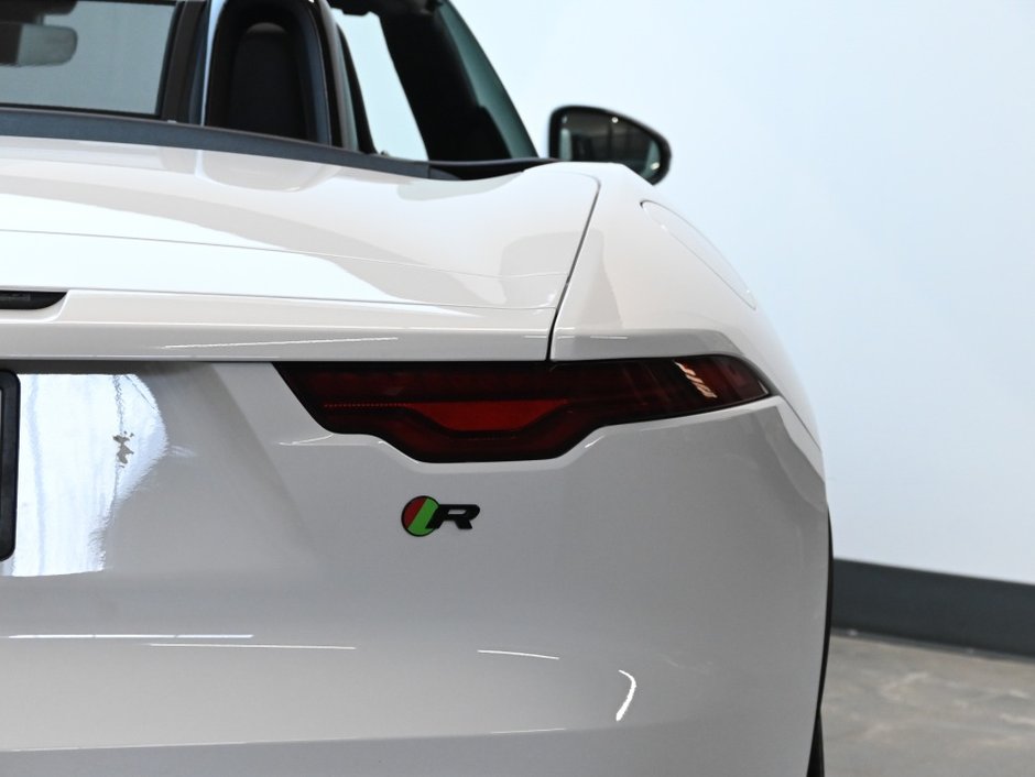 Jaguar F-TYPE P575 R 2022-24