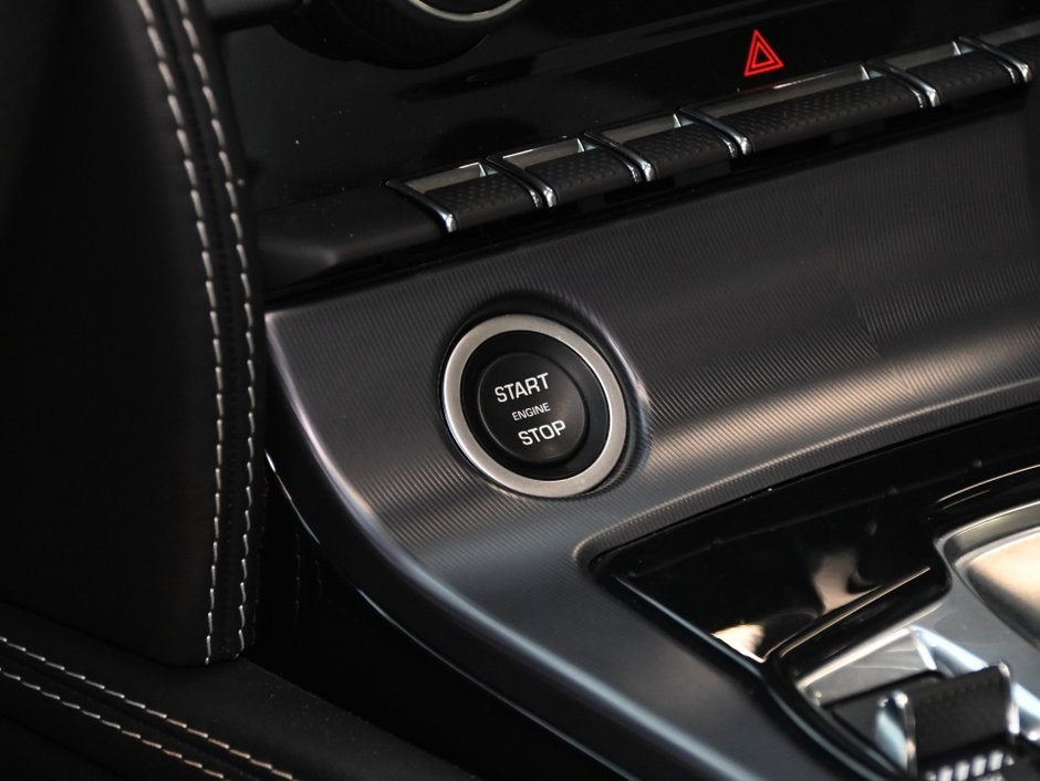 Jaguar F-TYPE P575 R 2022-17