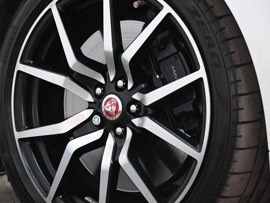 Jaguar F-TYPE P575 R 2022-27