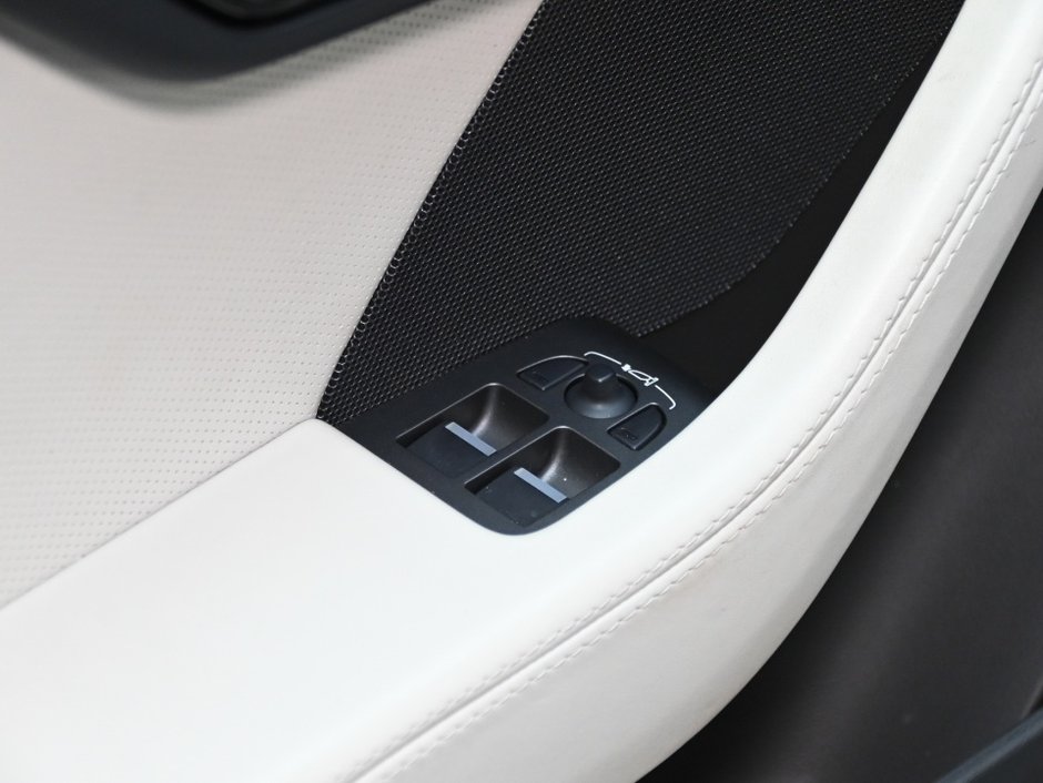 Jaguar F-TYPE P575 R 2022-8