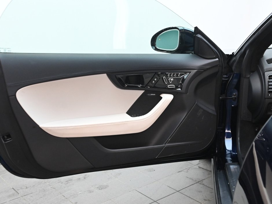 Jaguar F-TYPE R-Dynamic 2023-8