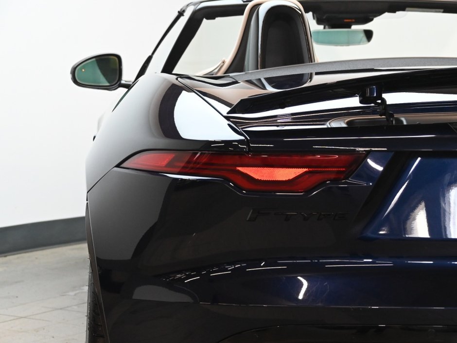 Jaguar F-TYPE R-Dynamic 2023-25