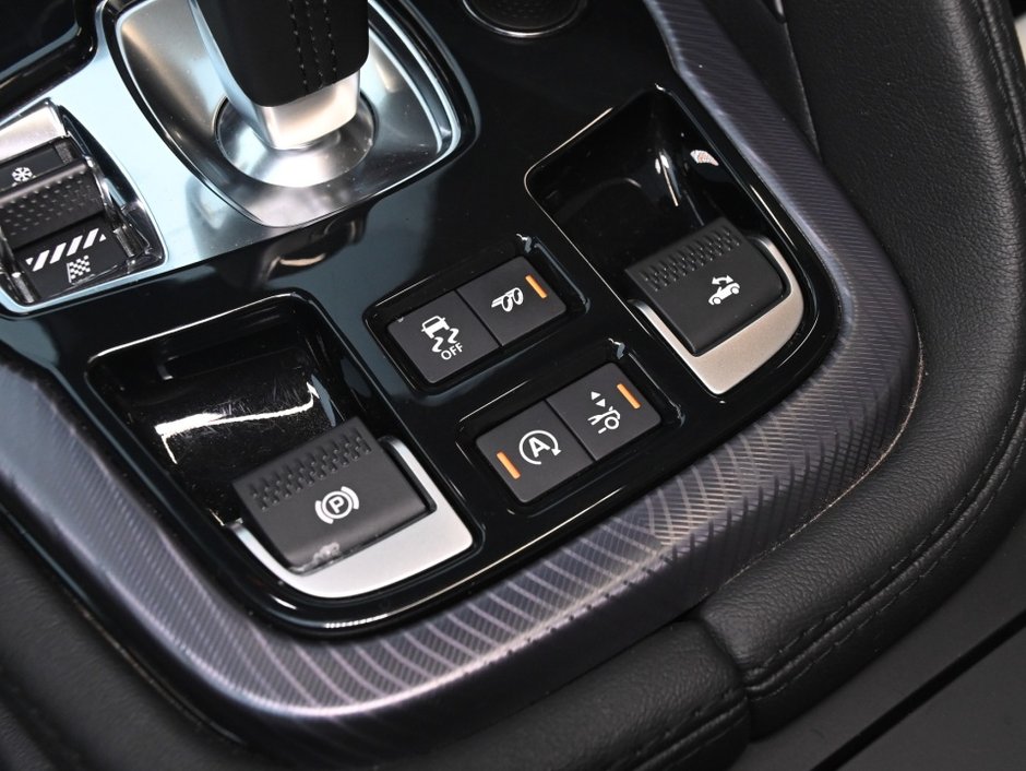 Jaguar F-TYPE R-Dynamic 2023-20