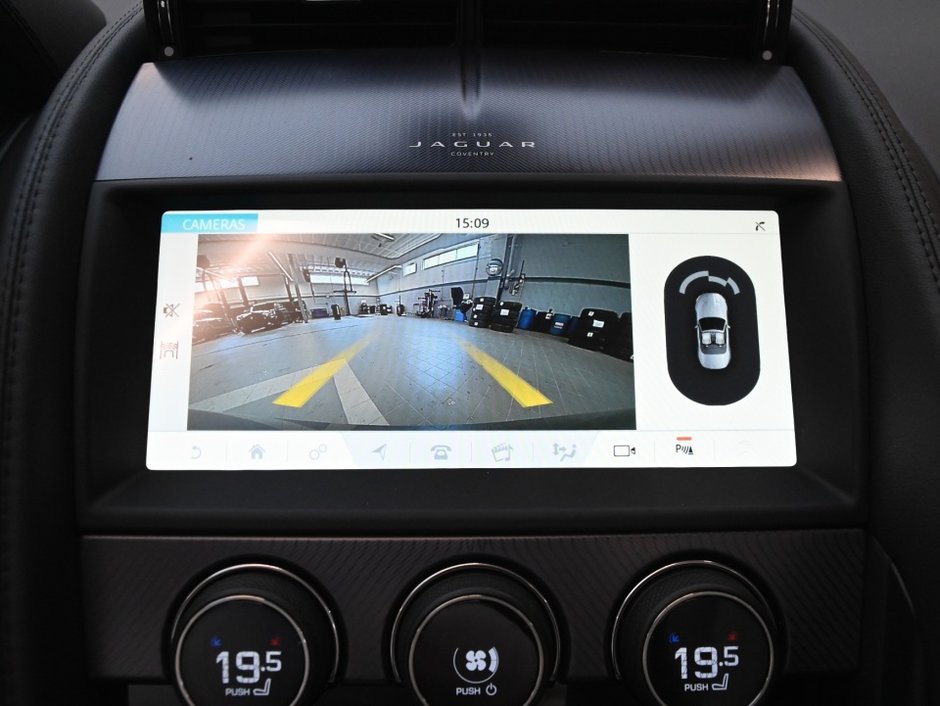 Jaguar F-TYPE R-Dynamic 2023-17