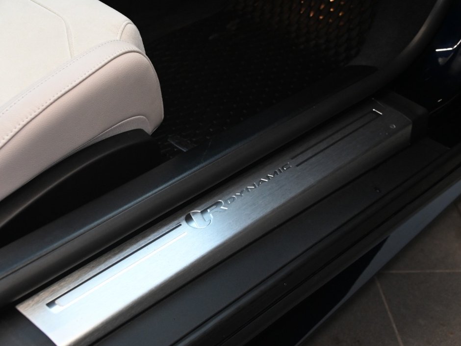 Jaguar F-TYPE R-Dynamic 2023-22