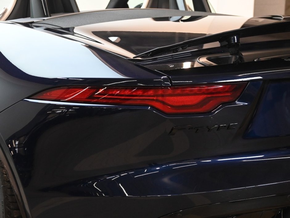 Jaguar F-TYPE R-Dynamic 2023-28