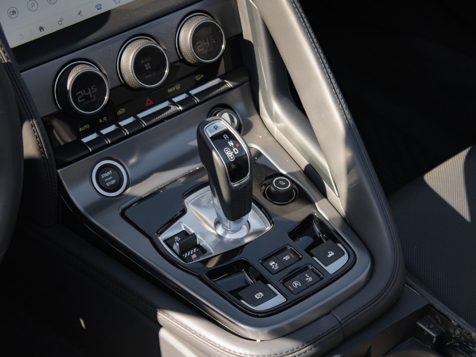 Jaguar F-TYPE 75 2024-15