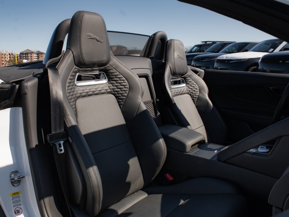Jaguar F-TYPE 75 2024-22