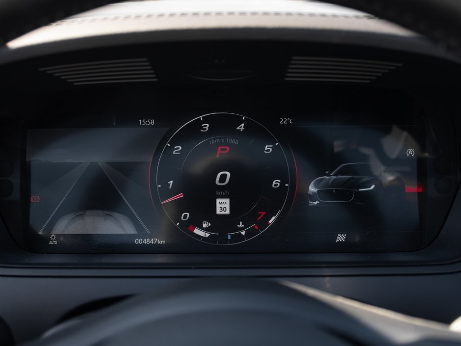Jaguar F-TYPE 75 2024-14