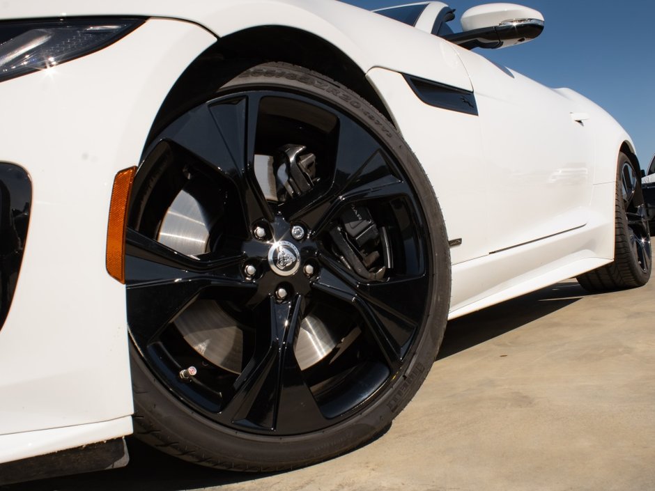 Jaguar F-TYPE 75 2024-31