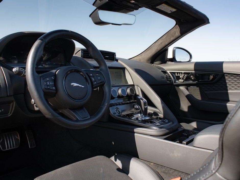 Jaguar F-TYPE 75 2024-2
