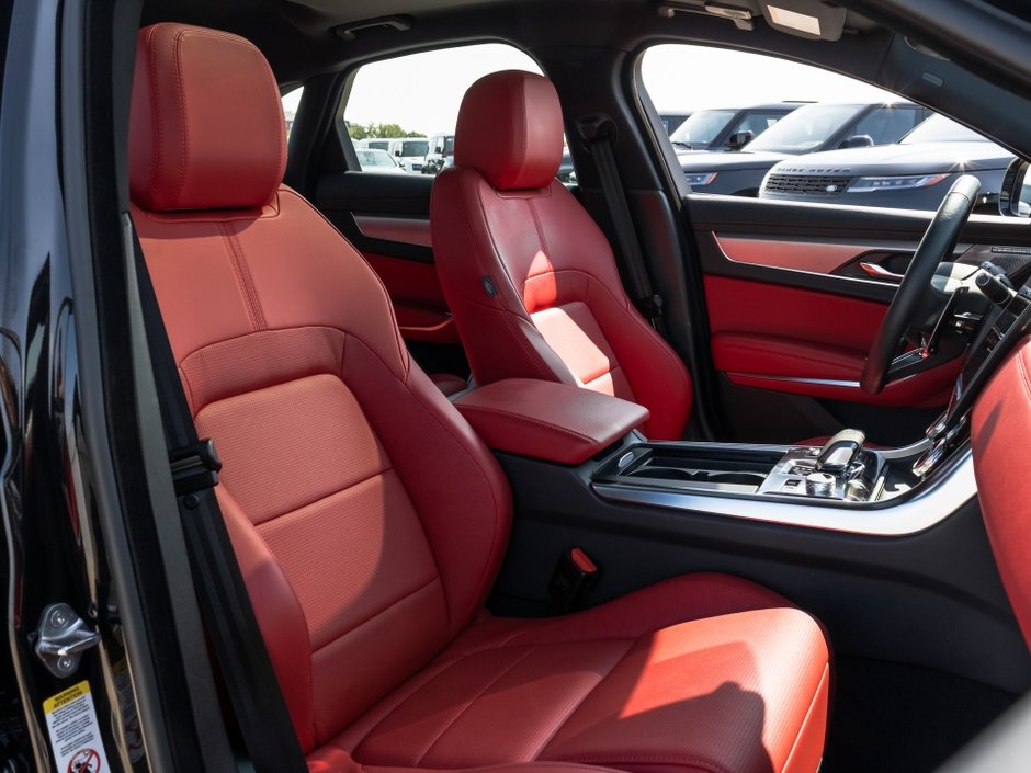 Jaguar XF R-Dynamic SE 2024-23