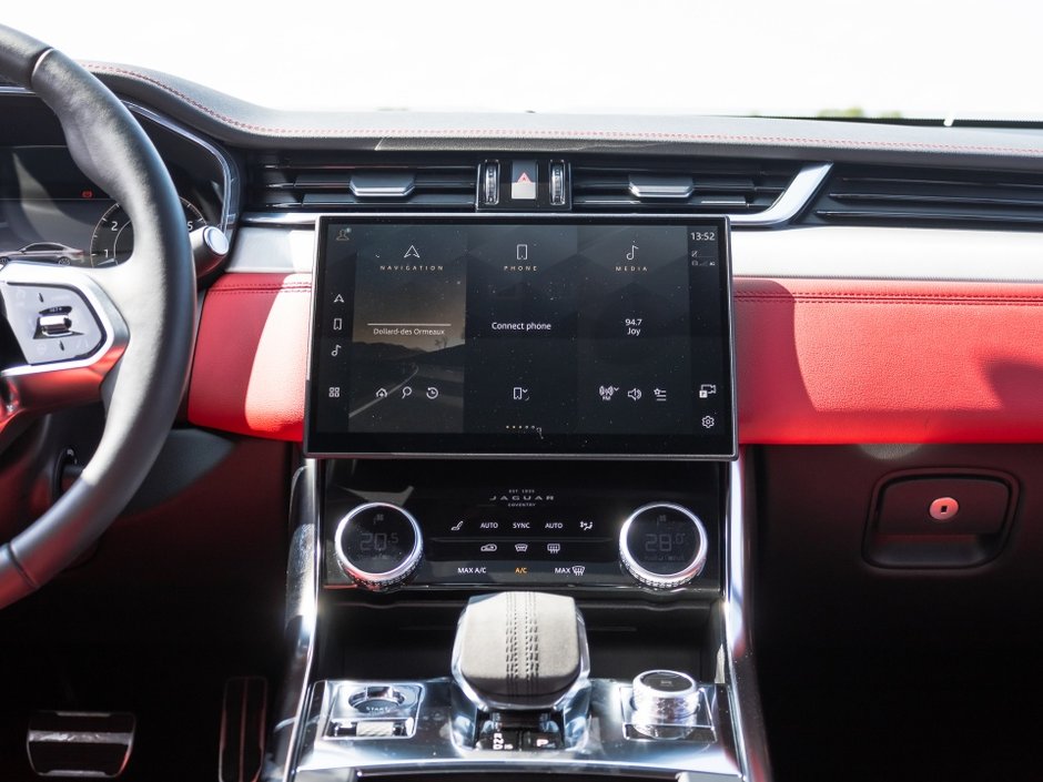 Jaguar XF R-Dynamic SE 2024-15