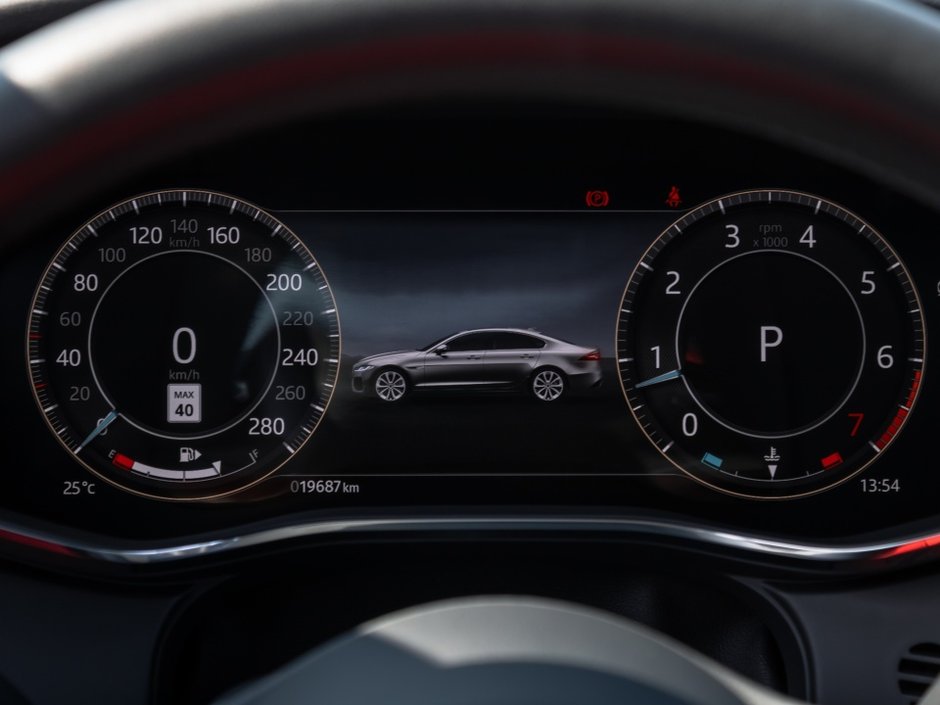 Jaguar XF R-Dynamic SE 2024-25